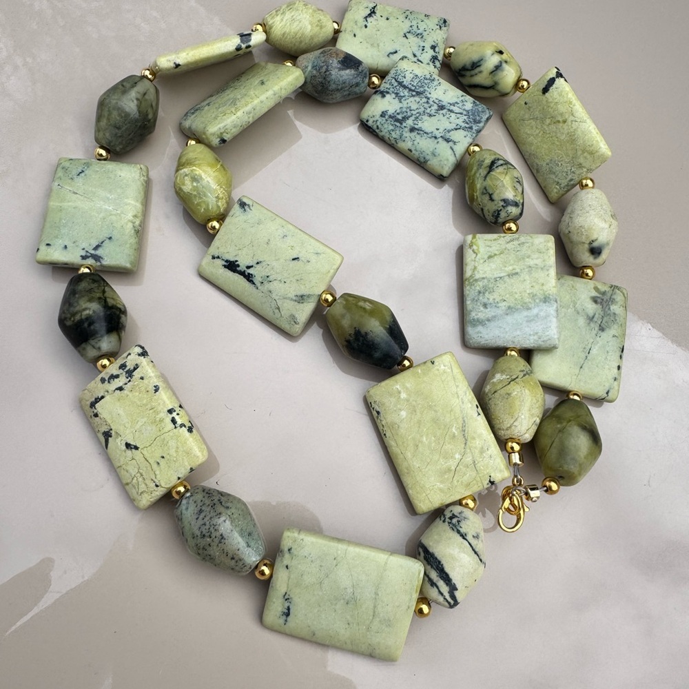 Handmade Green Serpentine Natural Stone Necklace